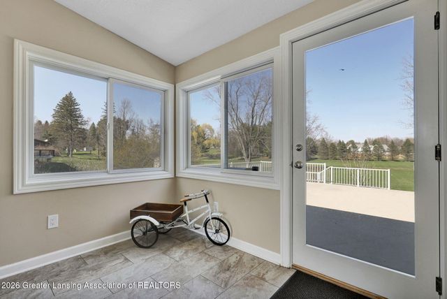 7360 Delta River Drive, Lansing, MI 48906
