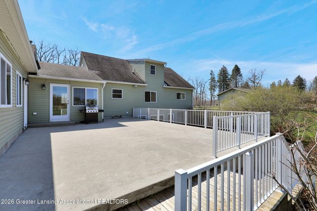 7360 Delta River Drive, Lansing, MI 48906