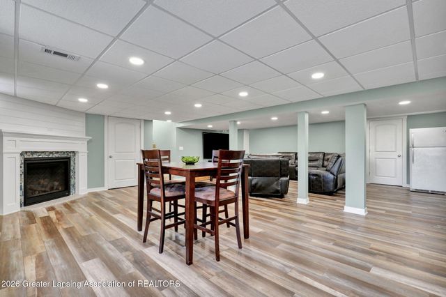 7360 Delta River Drive, Lansing, MI 48906