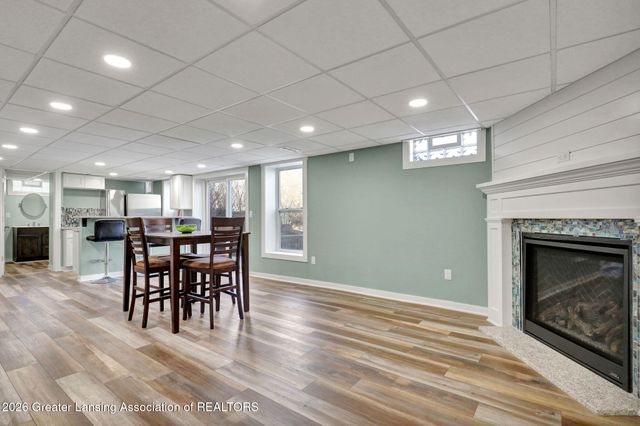 7360 Delta River Drive, Lansing, MI 48906