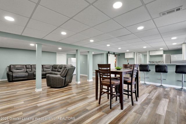 7360 Delta River Drive, Lansing, MI 48906