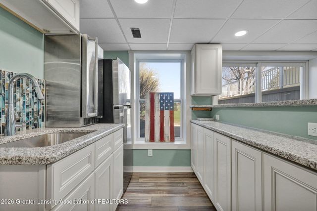 7360 Delta River Drive, Lansing, MI 48906