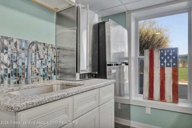 7360 Delta River Drive, Lansing, MI 48906