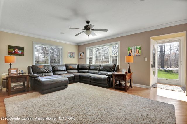 7360 Delta River Drive, Lansing, MI 48906
