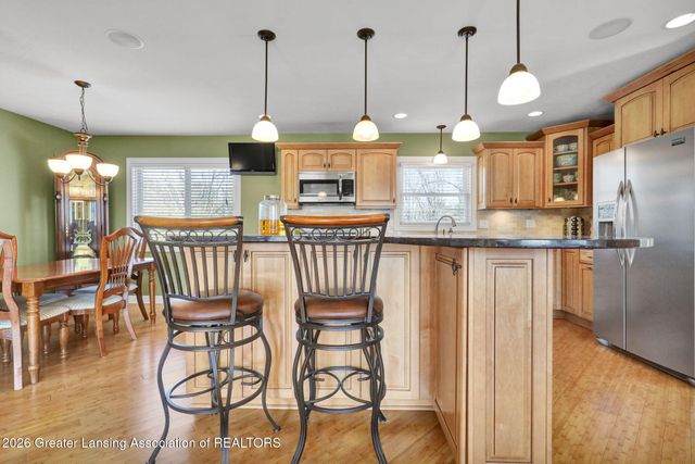 7360 Delta River Drive, Lansing, MI 48906