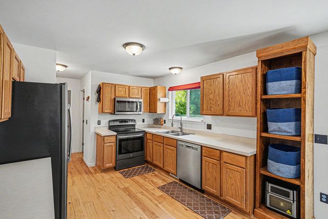 3843 Athens Avenue, Waterford, MI 48329