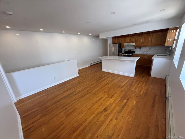762 E 234th Street 3, Bronx, NY 10466