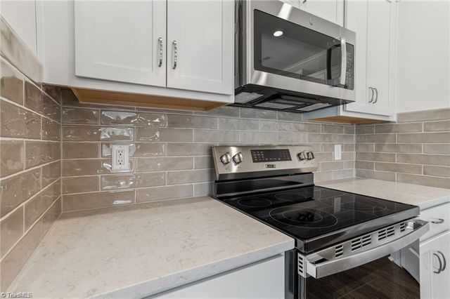 1675 Ashmead Lane, Clemmons, NC 27012
