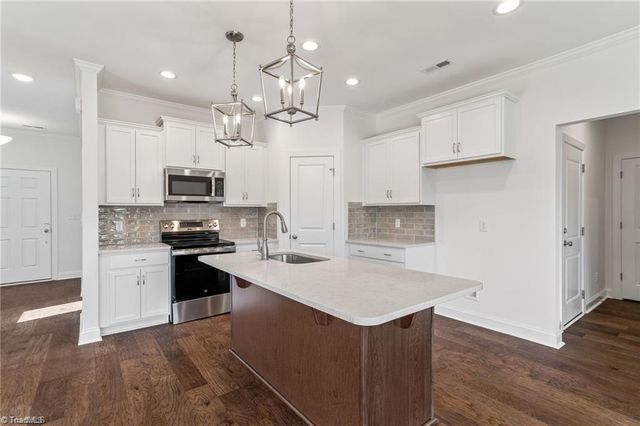 1675 Ashmead Lane, Clemmons, NC 27012