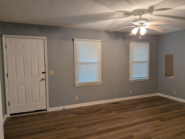 103 Cherokee Trl, Shelbyville, TN 37160