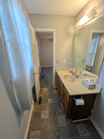 103 Cherokee Trl, Shelbyville, TN 37160