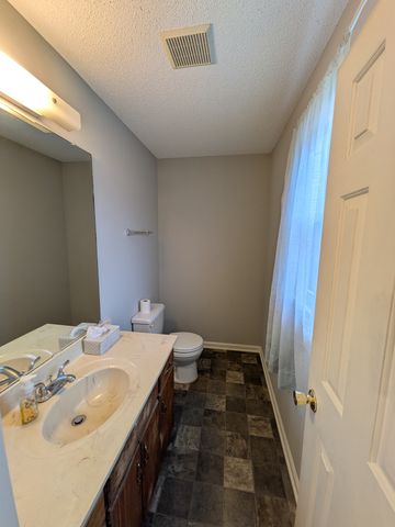 103 Cherokee Trl, Shelbyville, TN 37160