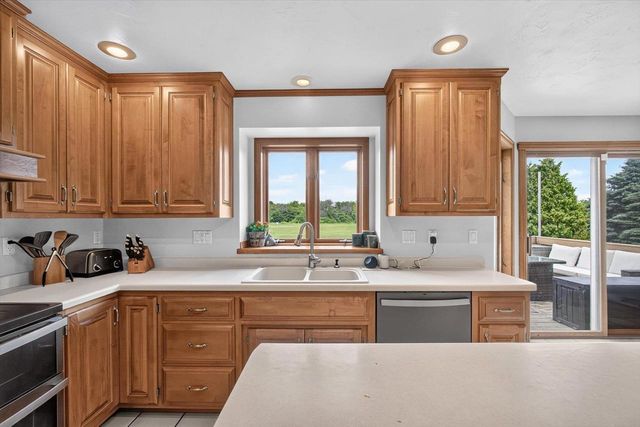 465 WINDING WATERS WAY, De Pere, WI 54115