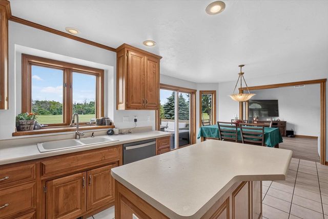 465 WINDING WATERS WAY, De Pere, WI 54115