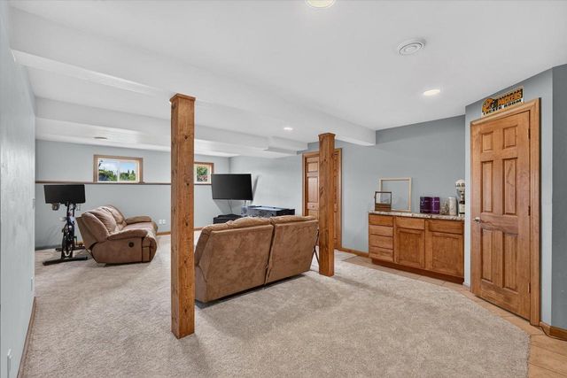 465 WINDING WATERS WAY, De Pere, WI 54115