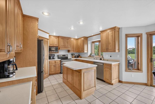 465 WINDING WATERS WAY, De Pere, WI 54115