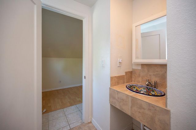 54 E 8th St, Tracy, CA 95376