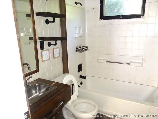 105 Kensington Circle, Fayetteville, NC 28311