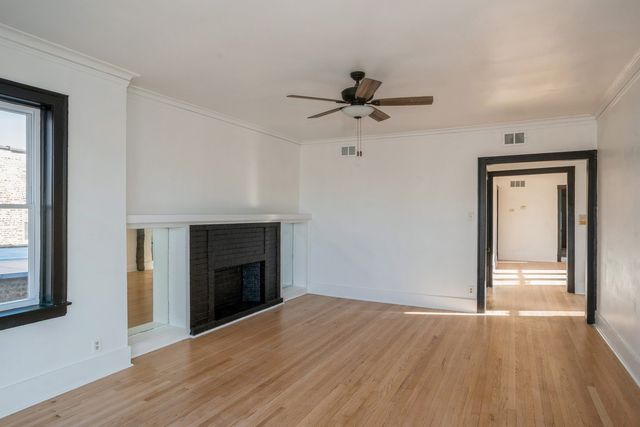 6321 N OAKLEY Avenue, Chicago, IL 60659