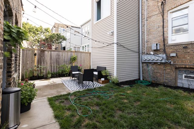 6321 N OAKLEY Avenue, Chicago, IL 60659