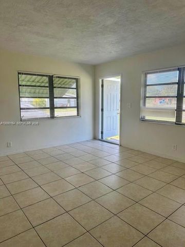 5649 SW 27th St 1, West Park, FL 33023