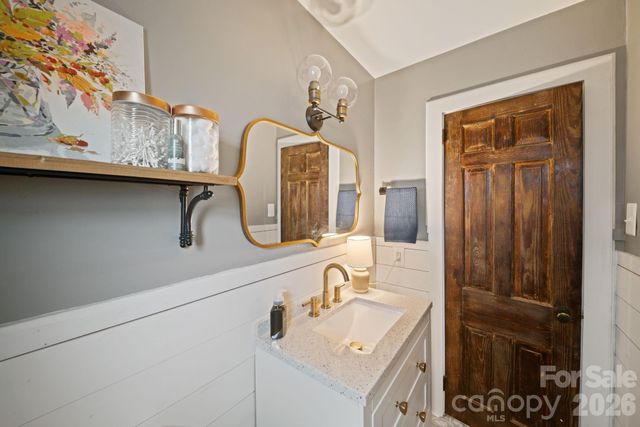 121 Johnson Street, Canton, NC 28716