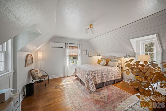 121 Johnson Street, Canton, NC 28716