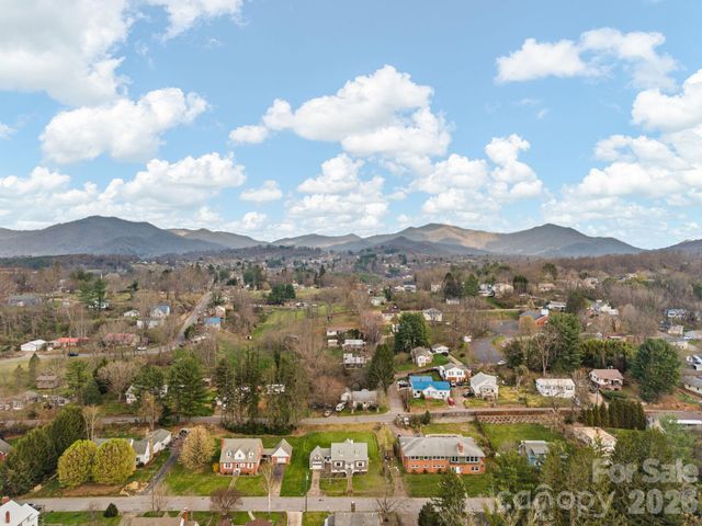 121 Johnson Street, Canton, NC 28716