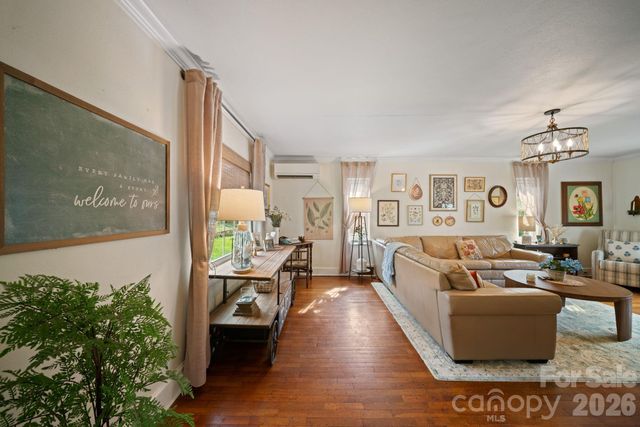 121 Johnson Street, Canton, NC 28716