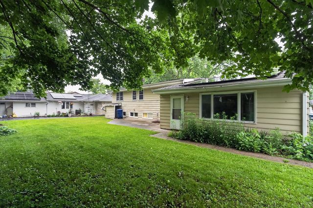 628 HIGH Terrace, Dekalb, IL 60115