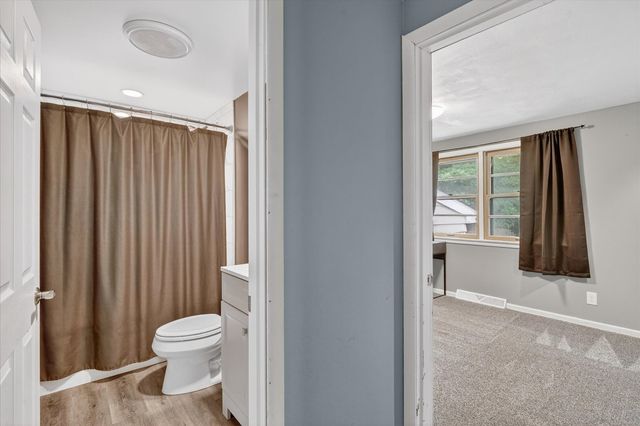 628 HIGH Terrace, Dekalb, IL 60115