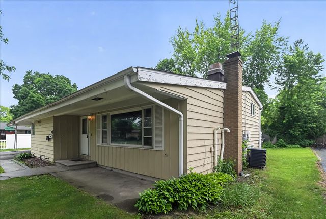 628 HIGH Terrace, Dekalb, IL 60115