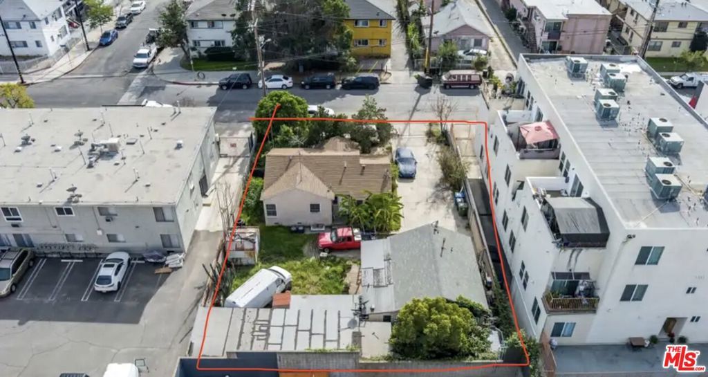 Image 1 of property listing at 12009 Hart Street, North Hollywood, CA 91605