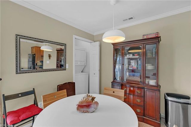 914 W Ocean View Ave Apt 201, Norfolk, VA 23503