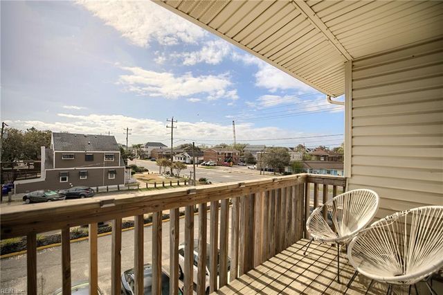 914 W Ocean View Ave Apt 201, Norfolk, VA 23503