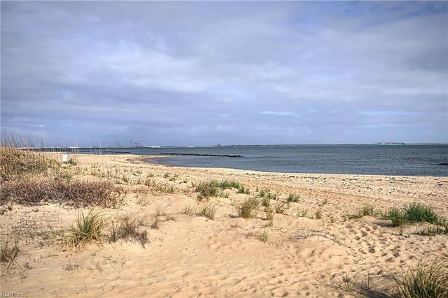 914 W Ocean View Ave Apt 201, Norfolk, VA 23503