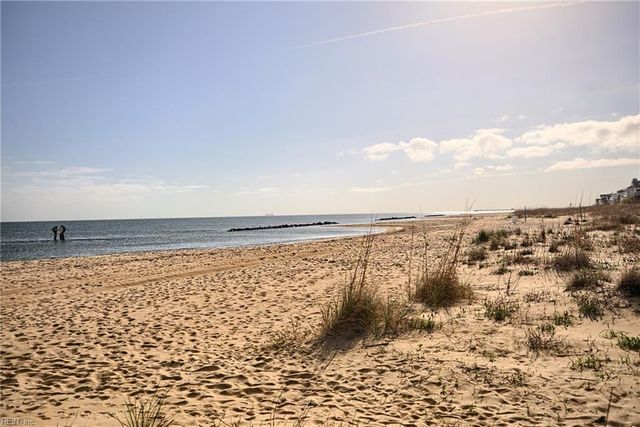 914 W Ocean View Ave Apt 201, Norfolk, VA 23503