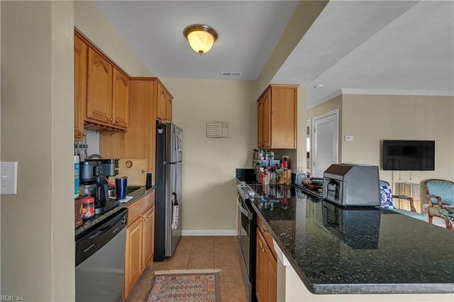 914 W Ocean View Ave Apt 201, Norfolk, VA 23503