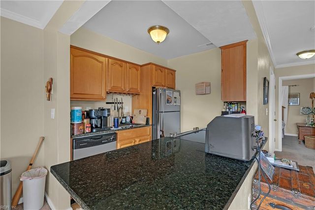 914 W Ocean View Ave Apt 201, Norfolk, VA 23503