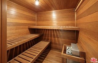 324 S Elm Drive 101, Beverly Hills, CA 90212