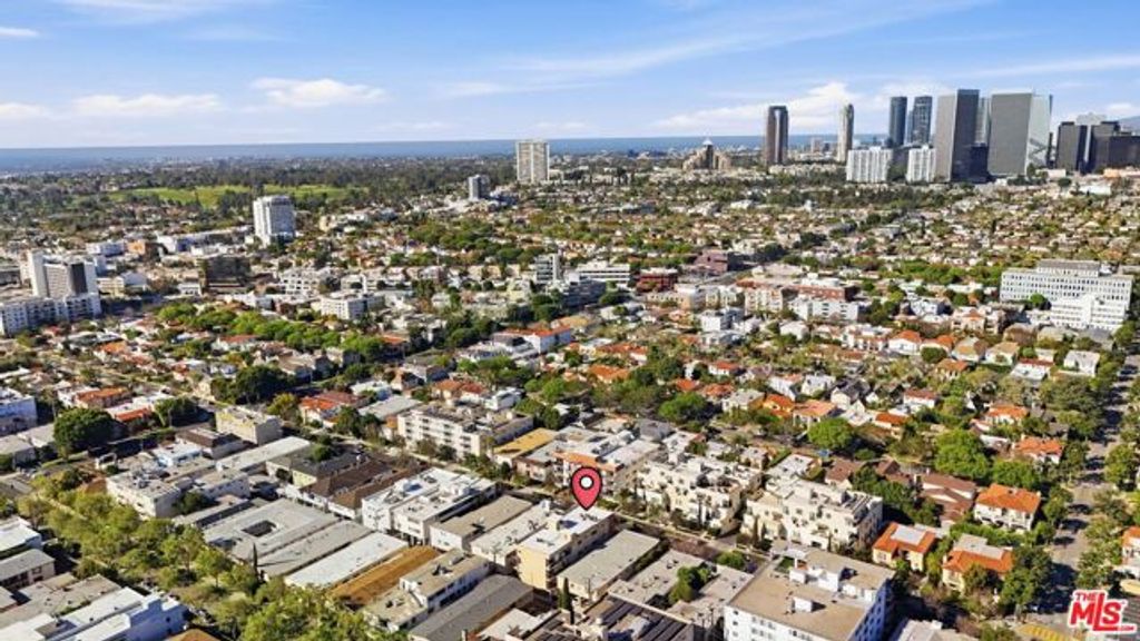 324 S Elm Drive 101, Beverly Hills, CA 90212