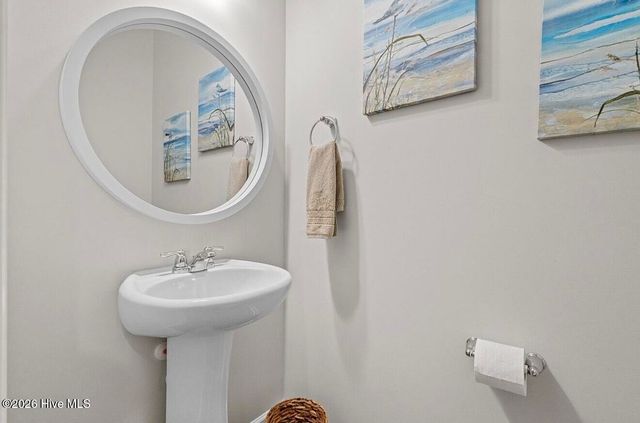 590 Sandy Hollow Drive, Jacksonville, NC 28540