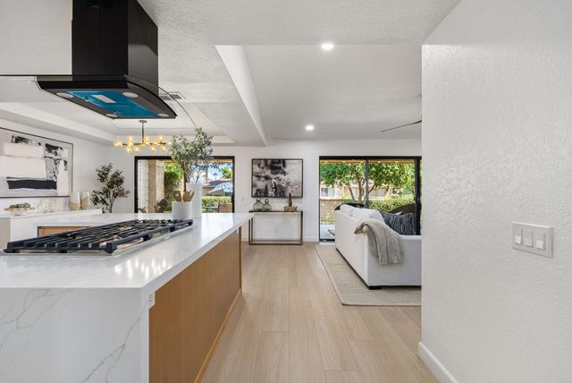 4 Maximo Way, Palm Desert, CA 92260