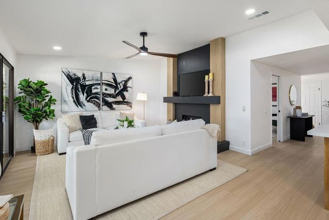 4 Maximo Way, Palm Desert, CA 92260