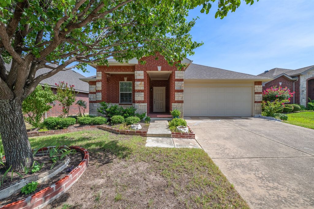 2336 Cavalry Drive, Fort Worth, TX 76177