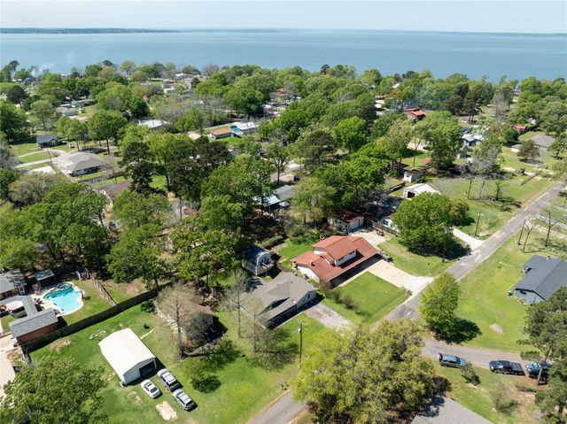 145 Inlet Drive, Livingston, TX 77351