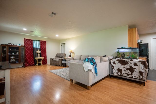 145 Inlet Drive, Livingston, TX 77351