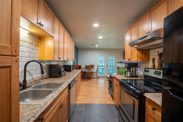 145 Inlet Drive, Livingston, TX 77351