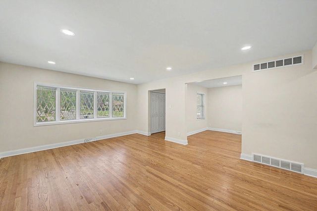 7426 Park Place, Hammond, IN 46324
