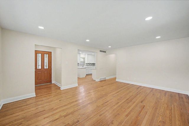 7426 Park Place, Hammond, IN 46324